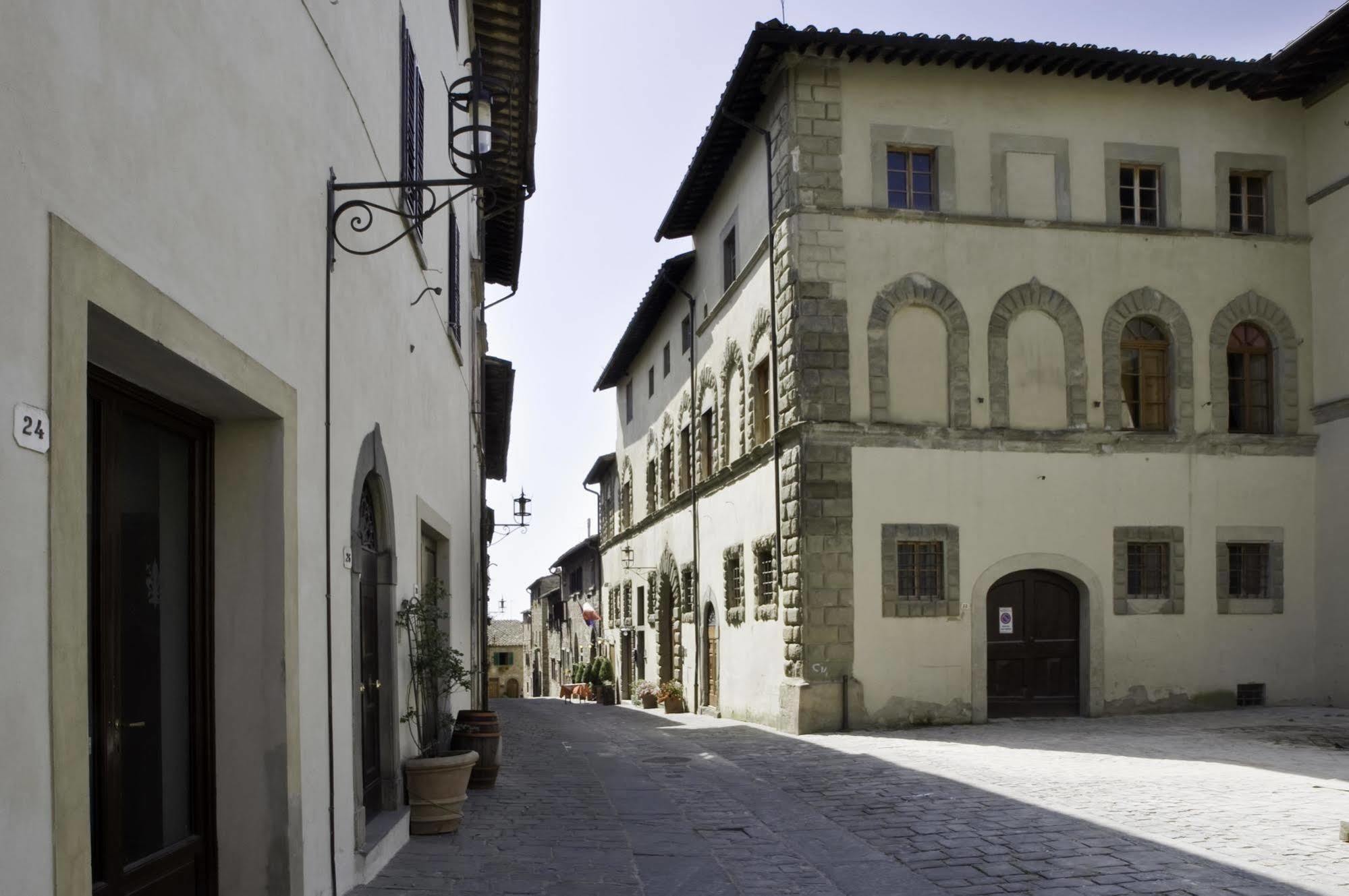 Palazzo Malaspina B&B San Donato in Poggio Exteriör bild